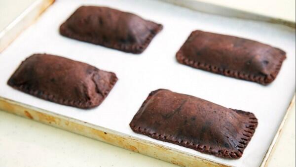 5 Langkah Mudah Bikin Double Choco Pie Ala McDonald's, Bikin Kalap!