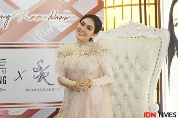 Lika-liku Perjalanan Karier & Asmara Syahrini, Princess Sosialita