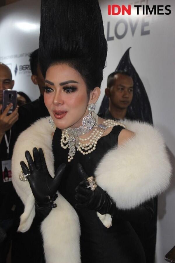 Lika-liku Perjalanan Karier & Asmara Syahrini, Princess Sosialita