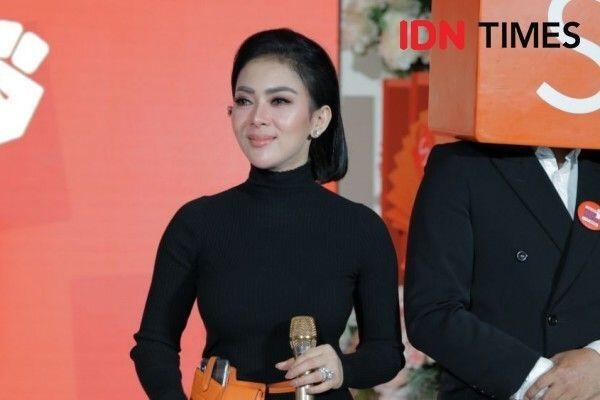 Lika-liku Perjalanan Karier & Asmara Syahrini, Princess Sosialita