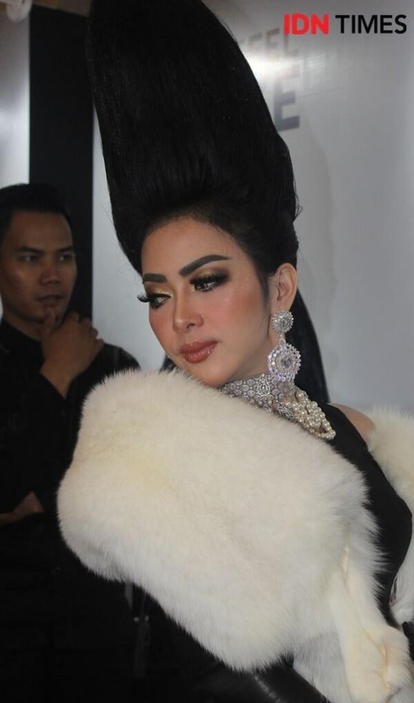 Lika-liku Perjalanan Karier & Asmara Syahrini, Princess Sosialita