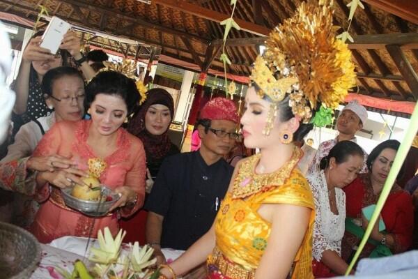 8 Makna Mendalam Rangkaian Prosesi Pernikahan Adat Bali
