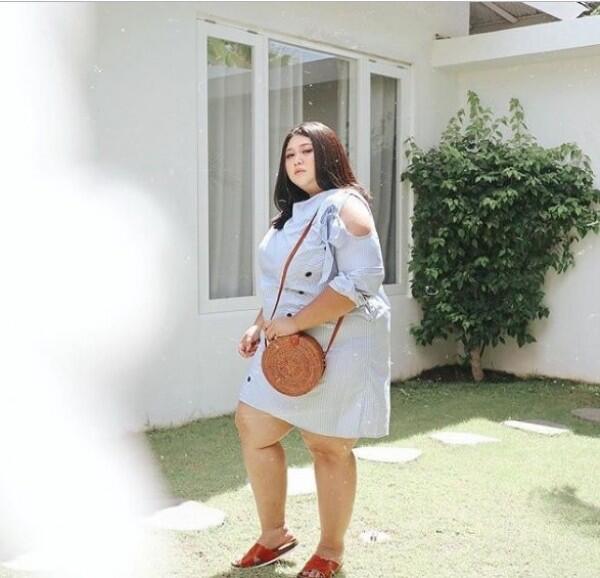 Bikin Gemas, OOTD Liburan buat Cewek Plus Size ala Clarissa Putri
