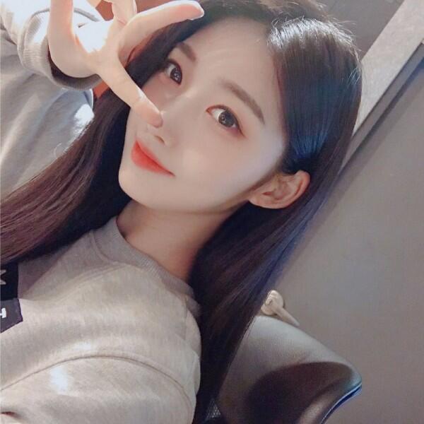 Sukses Debut, Ini Profil Keren Girlband KPop Terbaru: EVERGLOW