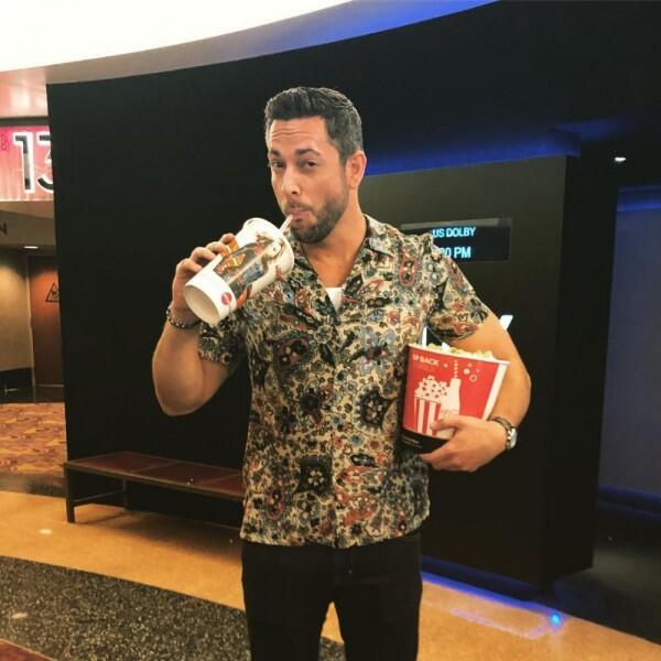 9 Potret Kocak Zachary Levi, Pemeran Shazam Si Superhero Lucu