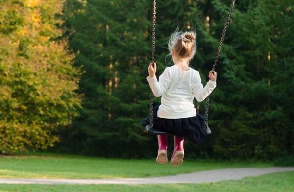 Bikin Tak Bahagia, 5 Hal Ini Dirasakan Anak yang Diasuh Toxic Parent!
