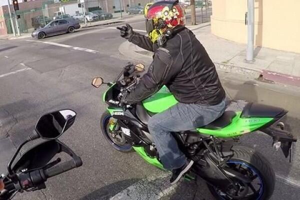 5 Tips Meredam Emosi di Jalan, Salah Satunya Berpelukan