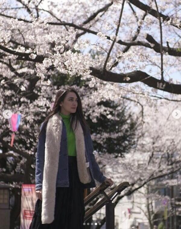 12 Momen Seru Luna Maya Traveling ke Jepang Bareng Keponakan