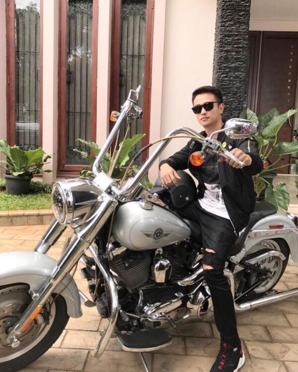Akan Menikah, Ini 10 Potret Gagah Ajun Perwira di Atas Kuda Besi