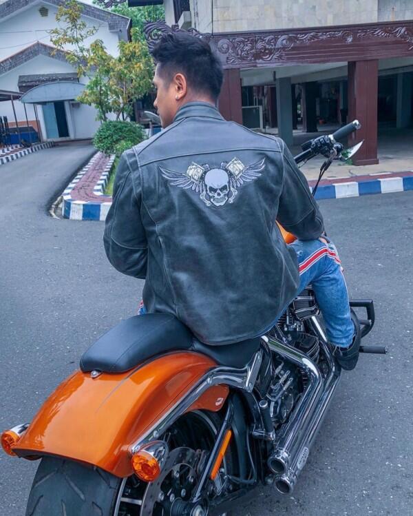 Akan Menikah, Ini 10 Potret Gagah Ajun Perwira di Atas Kuda Besi