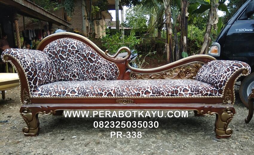 Kursi Sofa Santai Menjadi Ruang Keluarga Menjandi Lebih Nyaman