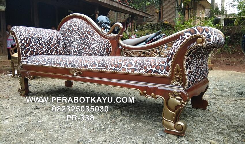 Kursi Sofa Santai Menjadi Ruang Keluarga Menjandi Lebih Nyaman