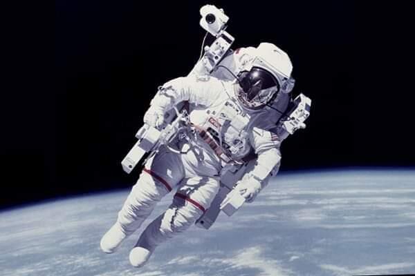 Pakaian Luar Angkasa, Perangkat Penting Bagi Astronot
