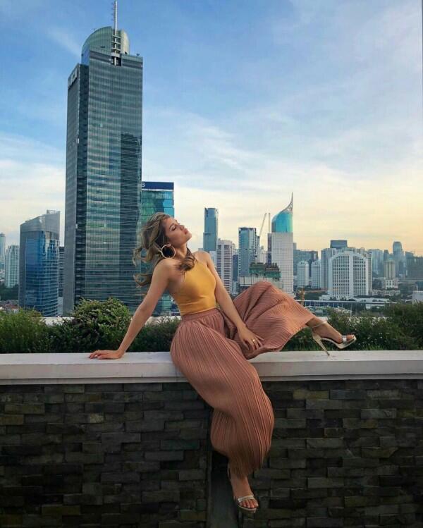 Anti Norak, Ini 10 Ide Color Block Outfits ala Selebriti Tanah Air