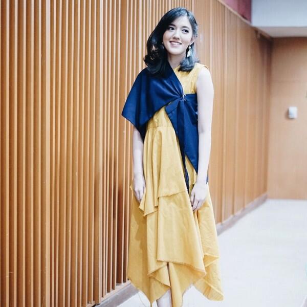 10 Pilihan Dress untuk Anak Muda ala Ify Alyssa, Anggun Banget!