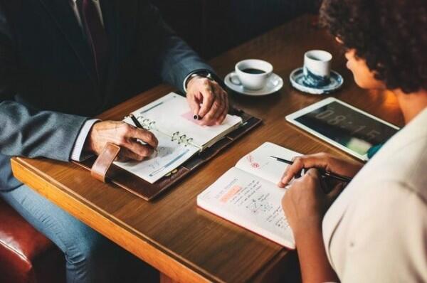5 Pertimbangan Penting Sebelum Memutuskan Mengadopsi Anak