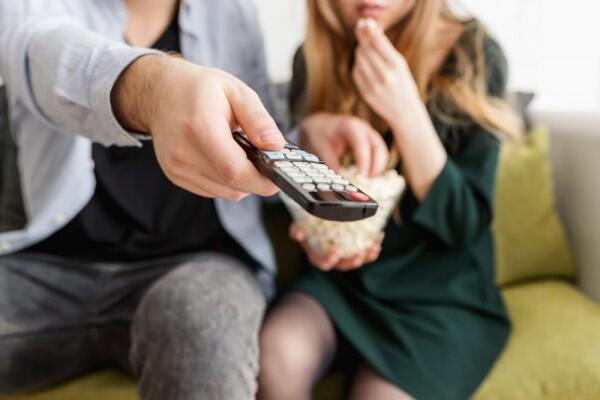 Bro, 5 Ide Kencan Minim Budget Ini Gak Kalah Romantis & Spesial