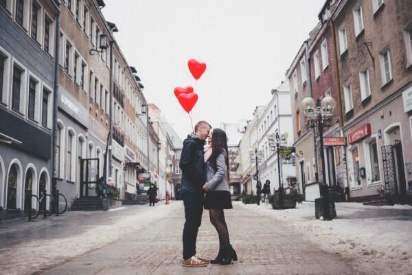 Bro, 5 Ide Kencan Minim Budget Ini Gak Kalah Romantis & Spesial
