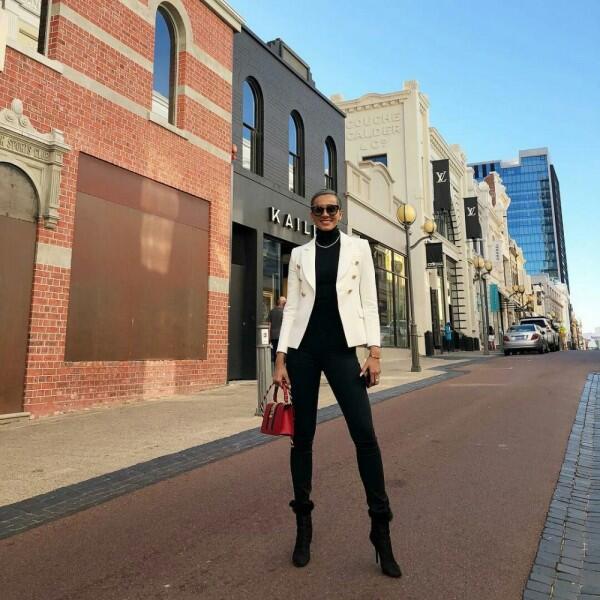 9 Monochrome Style ala Kimmy Jayanti, Tampak Classy & Stunning Abis!