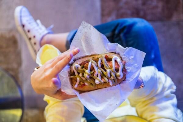 10 Makanan yang Bisa Merusak Kulit, Padahal Rasanya Enak Semua
