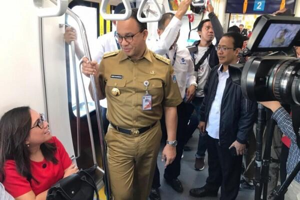 Anies: OB dan CEO Bisa Naik dalam Gerbong MRT yang Sama