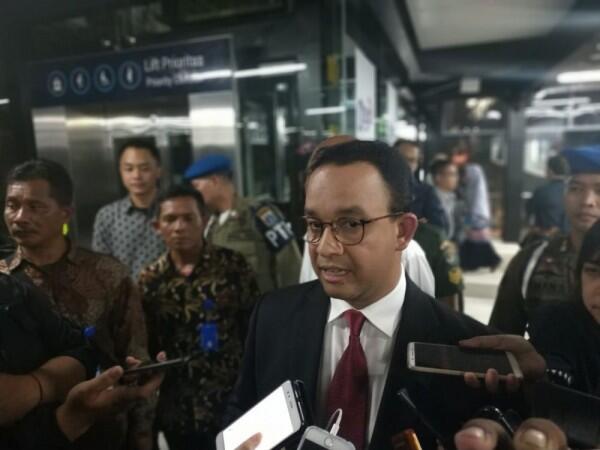 Anies: OB dan CEO Bisa Naik dalam Gerbong MRT yang Sama