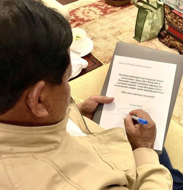 Peringatan Teror Air Keras, Prabowo Tulis Pesan untuk Novel Baswedan