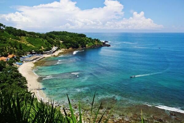 Main ke Pantai Menganti Kebumen, Ini 10 Spot Cantik yang Kamu Jumpai