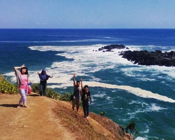 Main ke Pantai Menganti Kebumen, Ini 10 Spot Cantik yang Kamu Jumpai