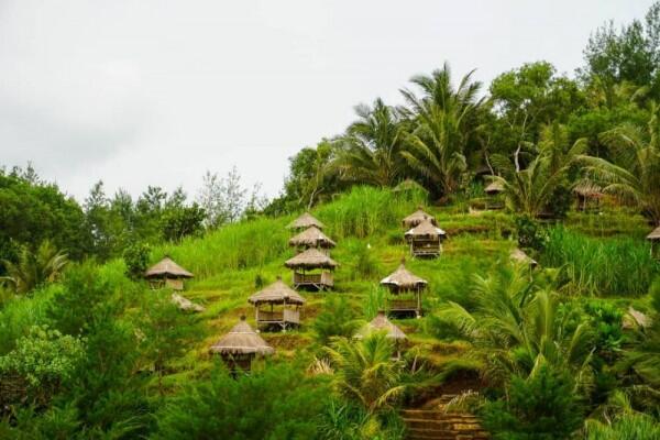 Main ke Pantai Menganti Kebumen, Ini 10 Spot Cantik yang Kamu Jumpai
