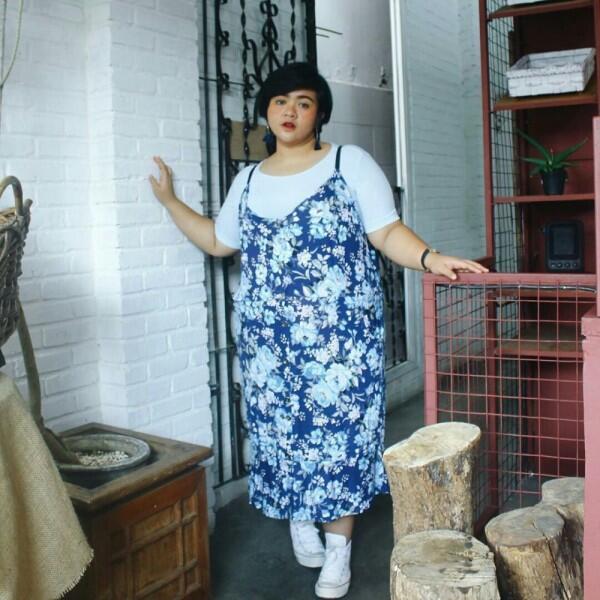 10 Ide Floral Outfit untuk Cewek Bertubuh Big Size, Bagus Banget!