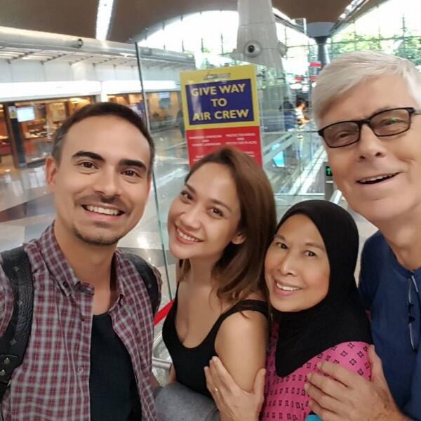 10 Potret Kedekatan Bunga Citra Lestari dan Mertua, Akur Banget Lho!