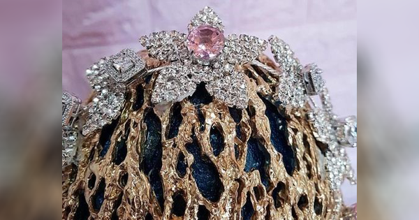 Satu Kata Buat Tas Daur Ulang Seharga 95 Miliar Rupiah Ini : WOW!