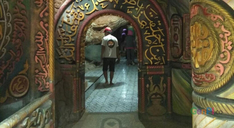 Wisata Religi di Masjid Perut Bumi