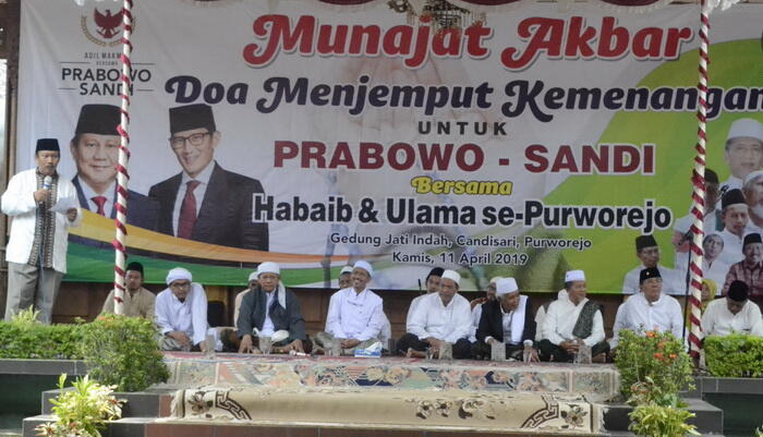 Pendukung Capres Prabowo Bermunajad Akbar
