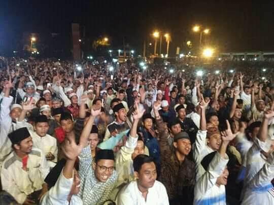 Apa Yang Terjadi Ketika Prabowo Bertemu Dengan Ustadz Abdul Somad !!