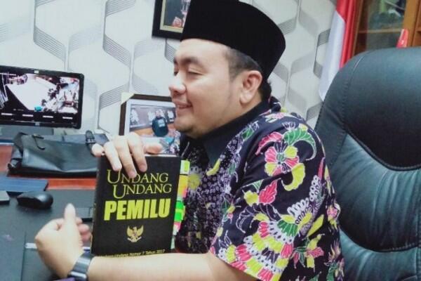Bawaslu: Foto Ketua Panwaslu Bersama Relawan Prabowo - Sandi Hoaks