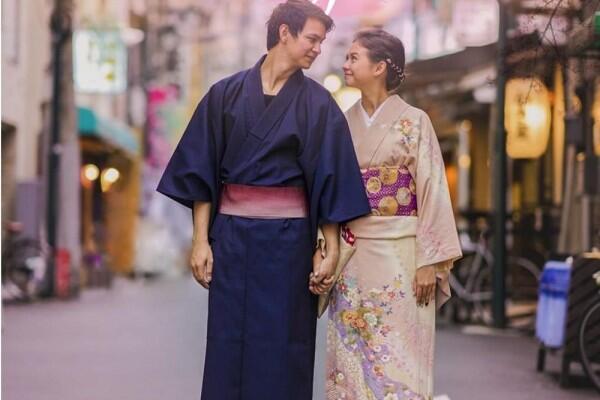 10 Potret Mesra Yuki Kato dan Marcell Darwin di Jepang, Nikah?