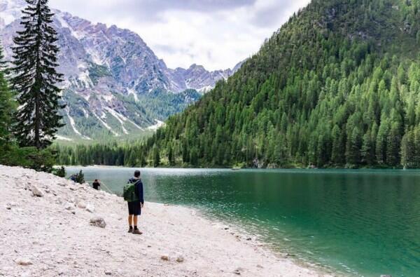 10 Potret Pragser Wildsee di Italia, Bisa Jadi Bucket List-mu Nih!