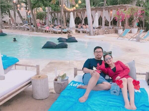 10 Tahun Menikah, 10 Potret Vega Darwanti & Suami yang Bebas Gosip