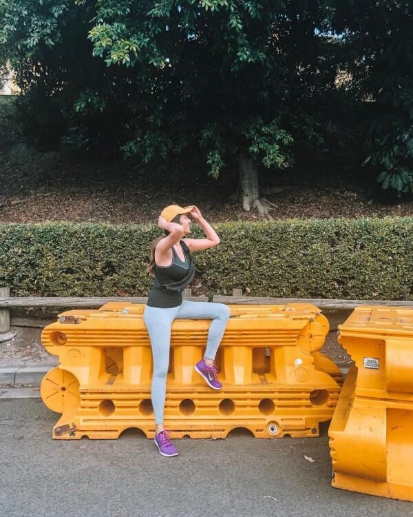 10 Inspirasi Gaya Sporty Rasa Feminin ala Acha Sinaga, Luwes Banget!