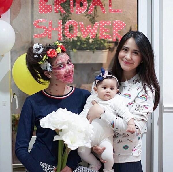 10 Seleb Ini Jadi 'Korban' Bridal Shower, Gak Banget Make Upnya