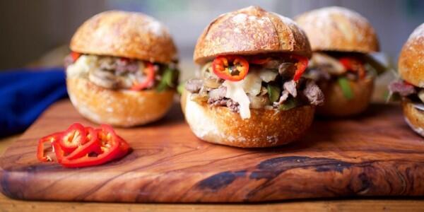 5 Menu Philly, Roti Lapis Bistik yang Bikin Ketagihan!