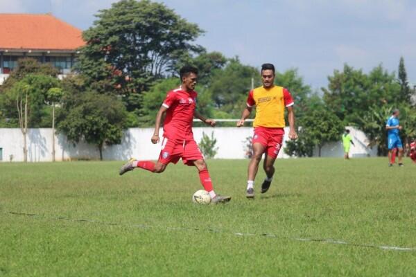 Pelatih Arema FC: Aremania Harus Jadi Tuan Rumah yang Baik