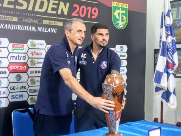 Pelatih Arema FC: Aremania Harus Jadi Tuan Rumah yang Baik