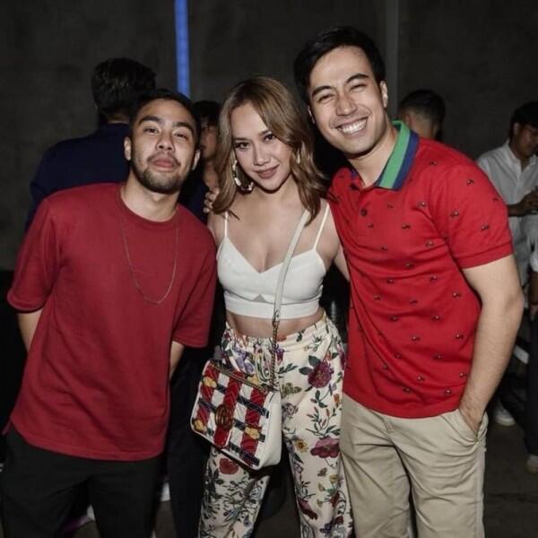 BCL & 5 Artis Ini Dikritik Netizen Karena Berpakaian Terlalu Terbuka