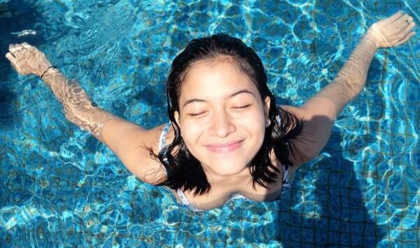 BCL & 5 Artis Ini Dikritik Netizen Karena Berpakaian Terlalu Terbuka