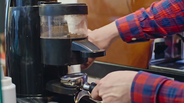 7 Tips Penting Menyeduh Kopi, Biar Makin Mantap Rasanya!