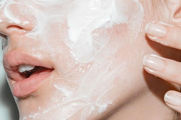 5 Hal yang Harus Kamu Pahami Tentang Double Cleansing Setelah Makeup