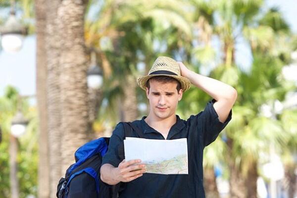 Dianggap Lumrah, 7 Kebiasaan Saat Traveling Ini Ternyata Berbahaya